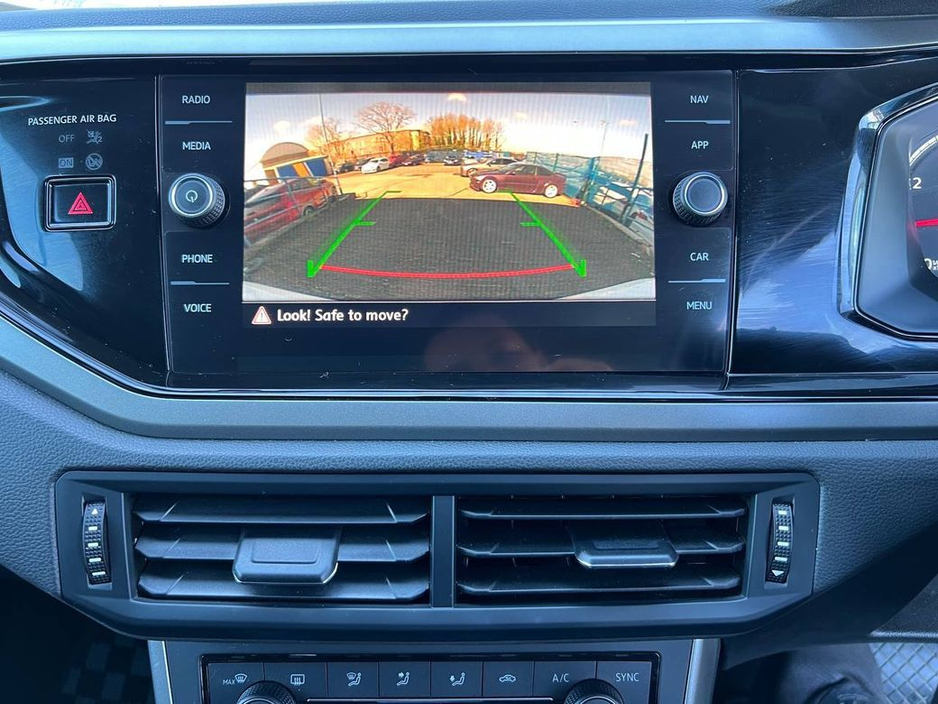 2019 Volkswagen Polo - image 7