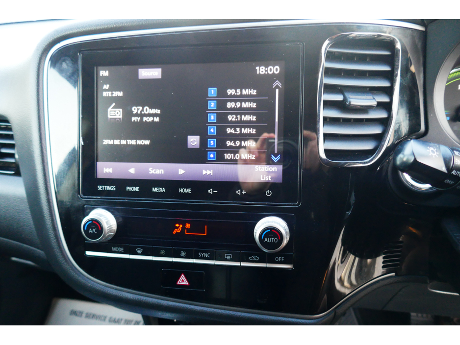 2020 Mitsubishi Outlander - image 18