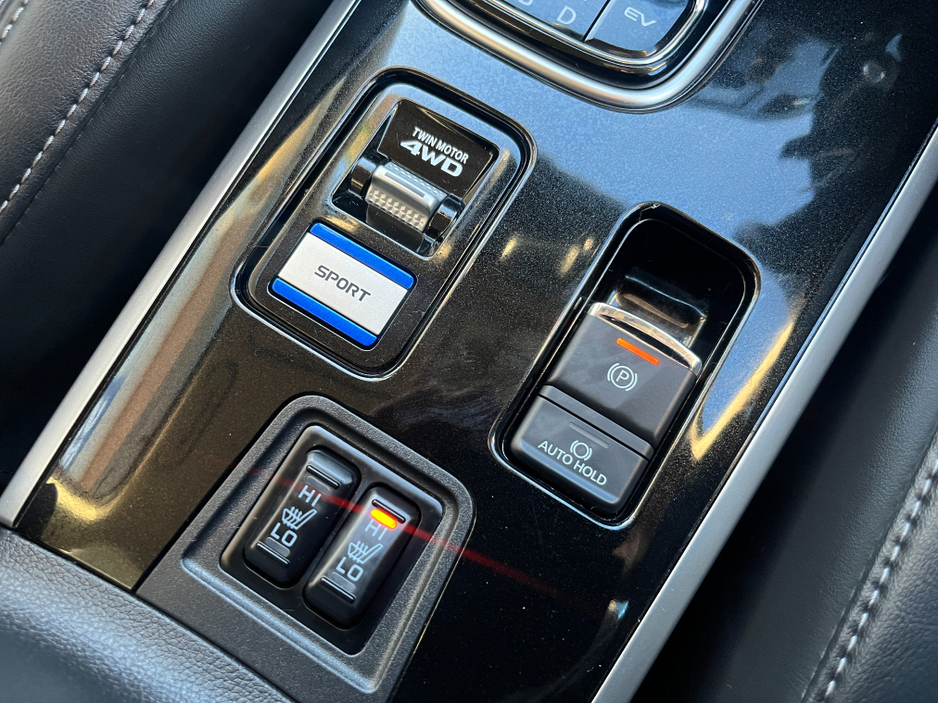 2020 Mitsubishi Outlander G 4WD HYBRID PLUG IN AUTOMATIC 2.4 PETROL //HIGH SPEC//LOW MILES//HALF LEATHER HEATED ELECTRIC SEATS//HEATED STEERING WHEEL// €24,950