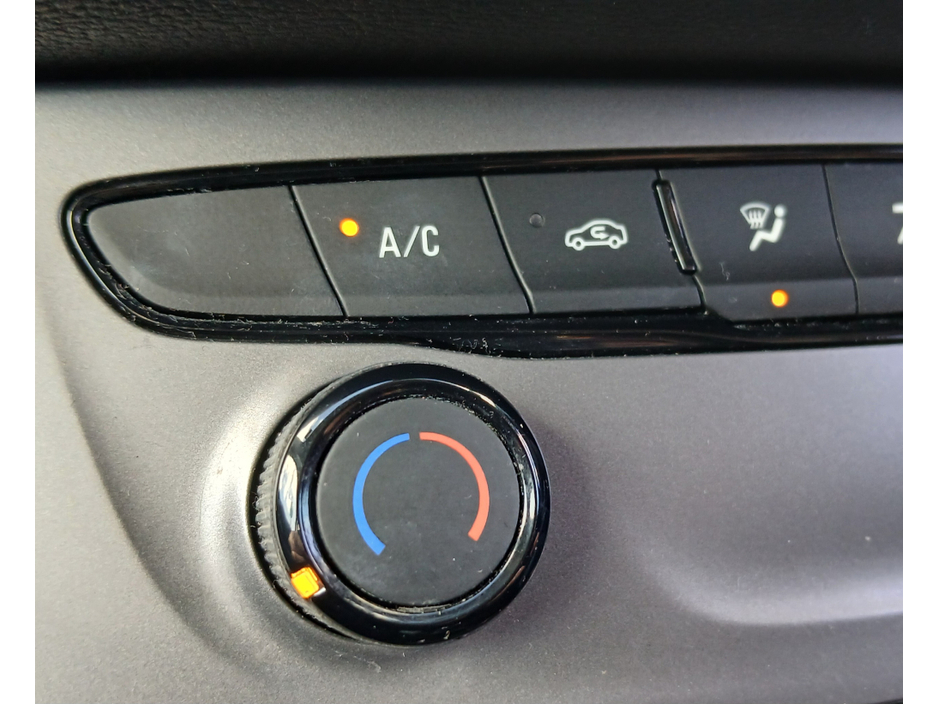 2017 Opel Astra - image 9