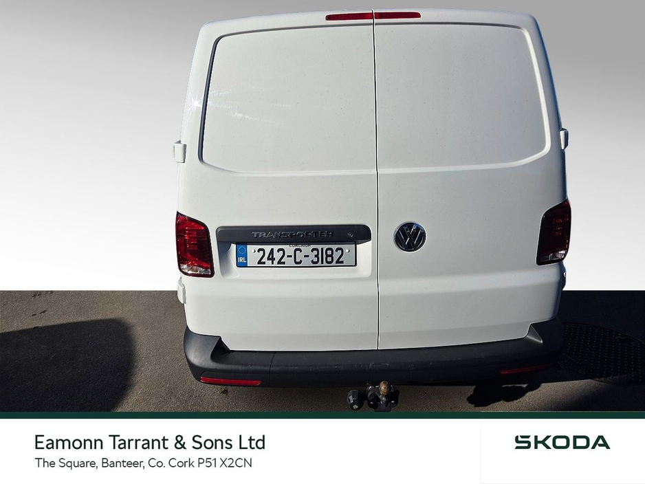 2024 Volkswagen Transporter - image 3
