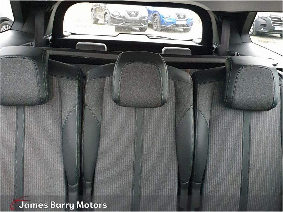 2021 Peugeot 5008 - image 27