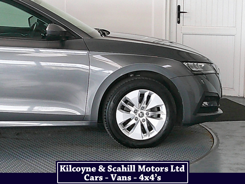 2023 Skoda Octavia - image 31