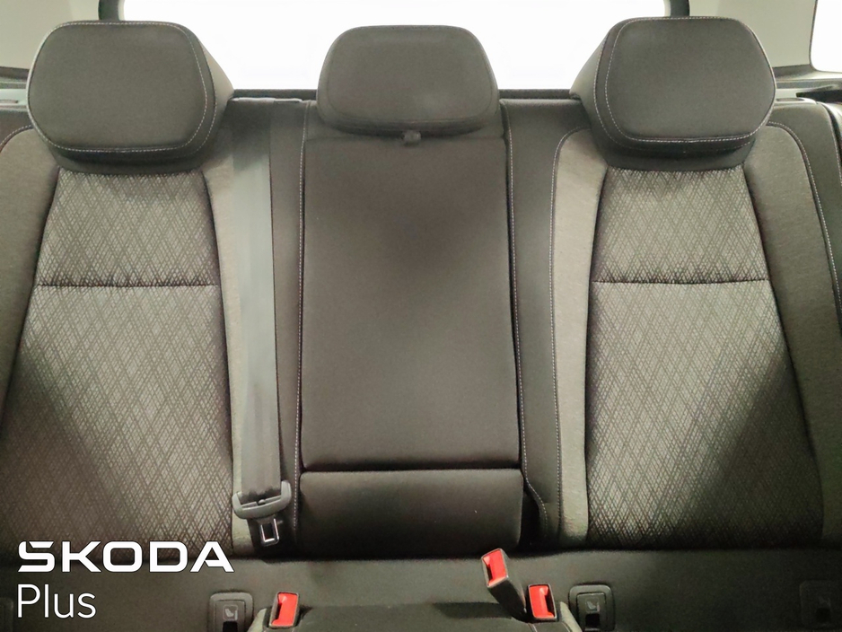 2023 Skoda Karoq - image 27