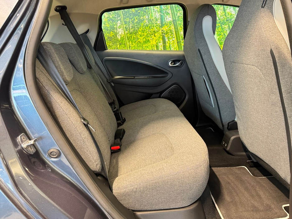 2020 Renault Zoe R135 Z.E 50 Iconic CCS Rapid charge €12,995
