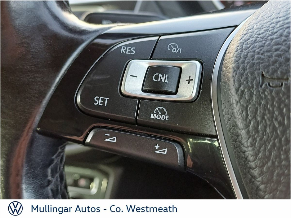 2017 Volkswagen Tiguan - image 21