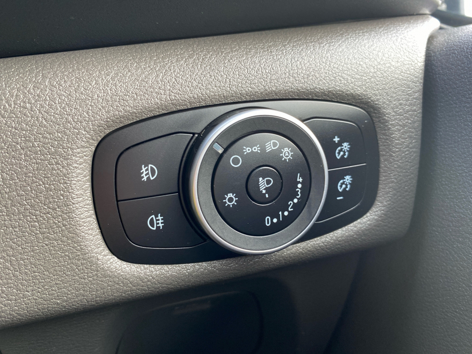 2021 Ford Transit Custom - image 17