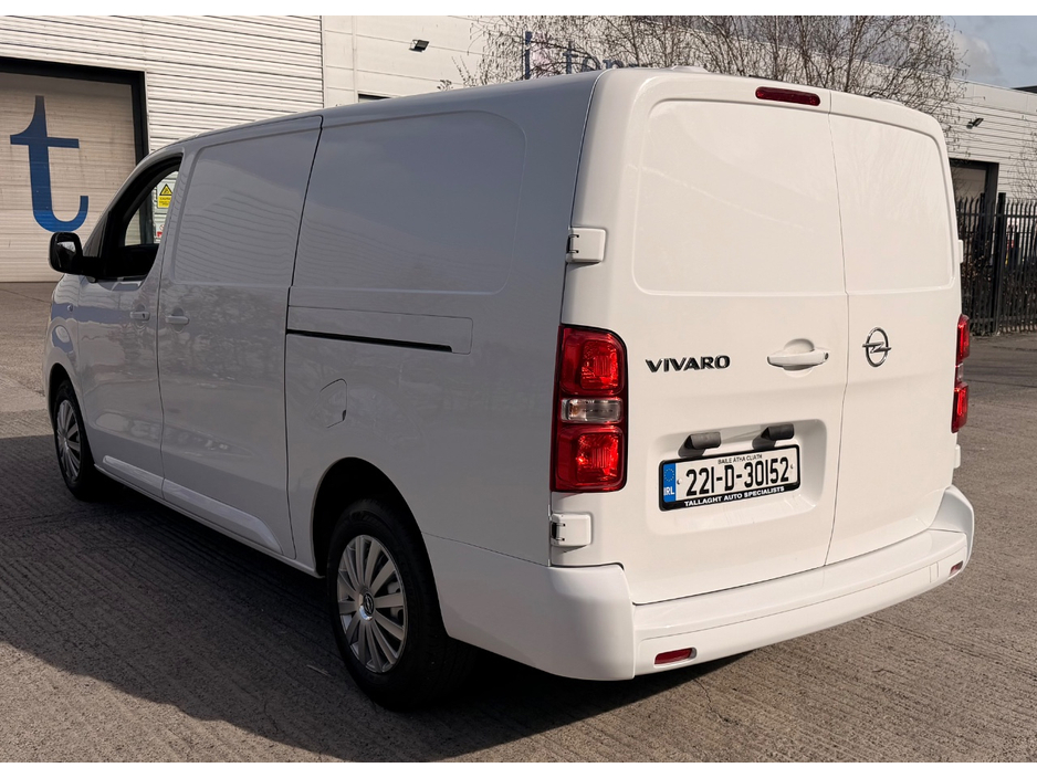 2022 Opel Vivaro - image 8