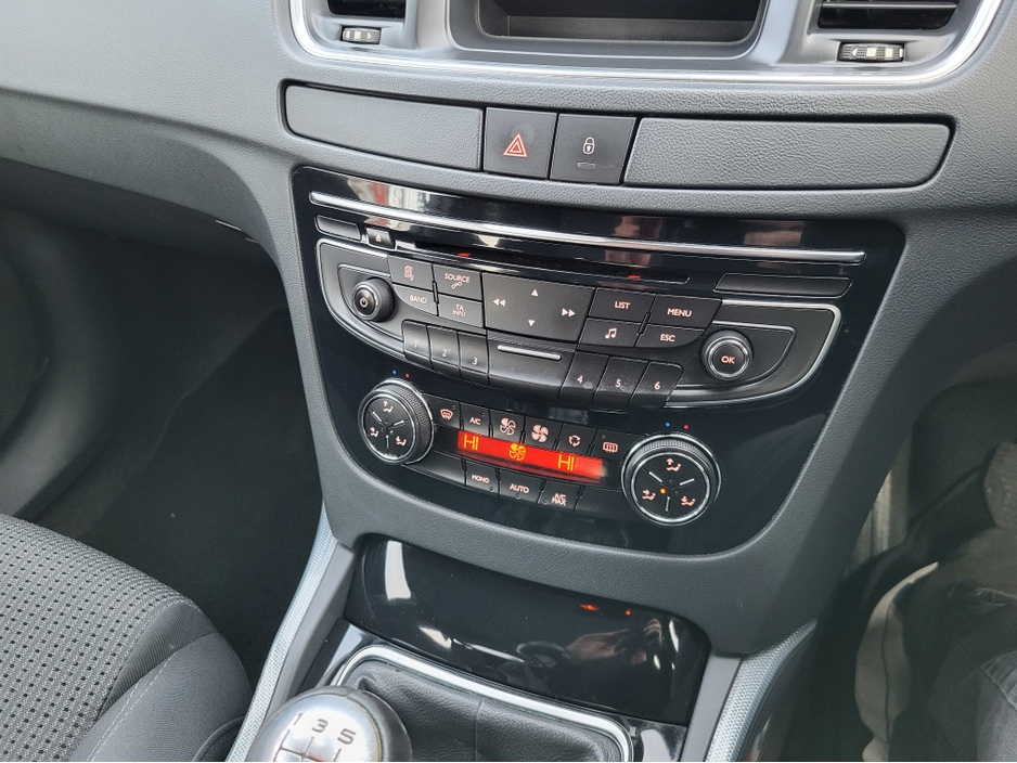 2012 Peugeot 508 - image 24