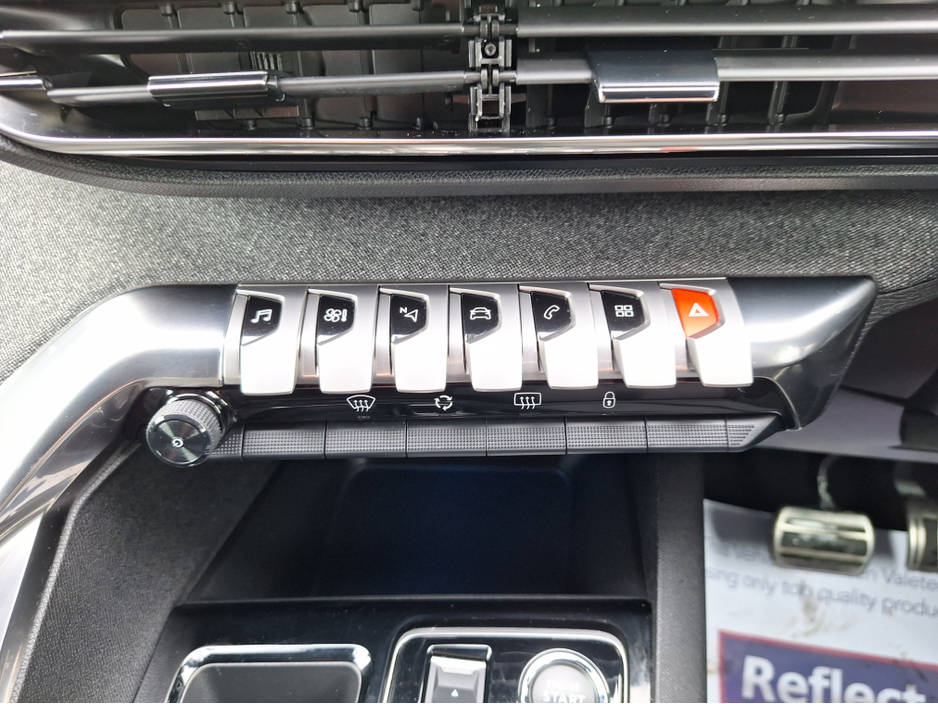 2023 Peugeot 5008 - image 22