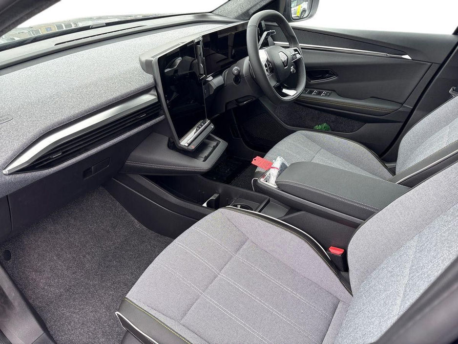 2026 Renault Scenic - image 4