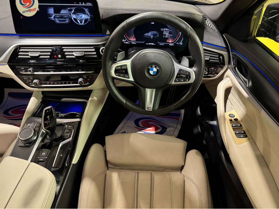 2022 BMW 5 Series - image 7