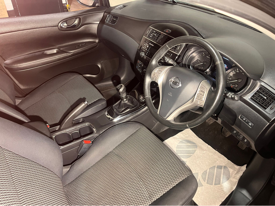 2015 Nissan Pulsar - image 9