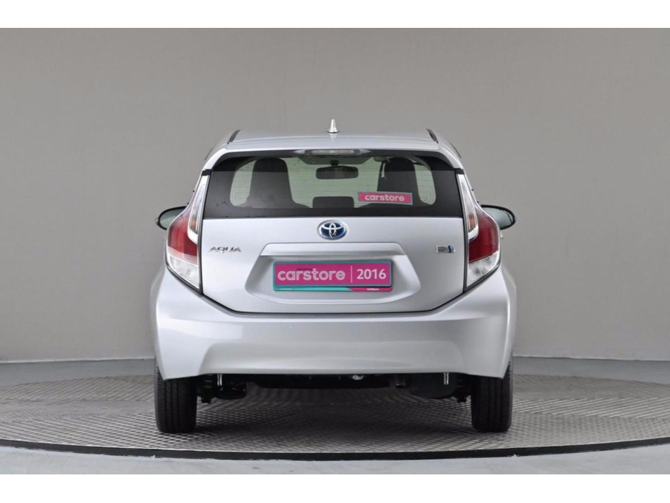 2016 Toyota Aqua 1.5 VVT-i HYBRID *BI-TONE INTERIOR*ANDROID CAR PLAYER* €9,890