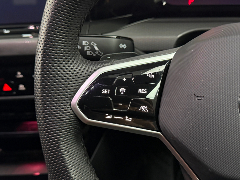 2024 Volkswagen Golf - image 19