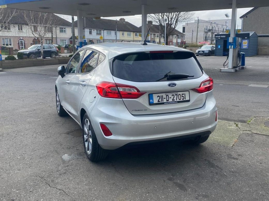 2021 Ford Fiesta - image 10