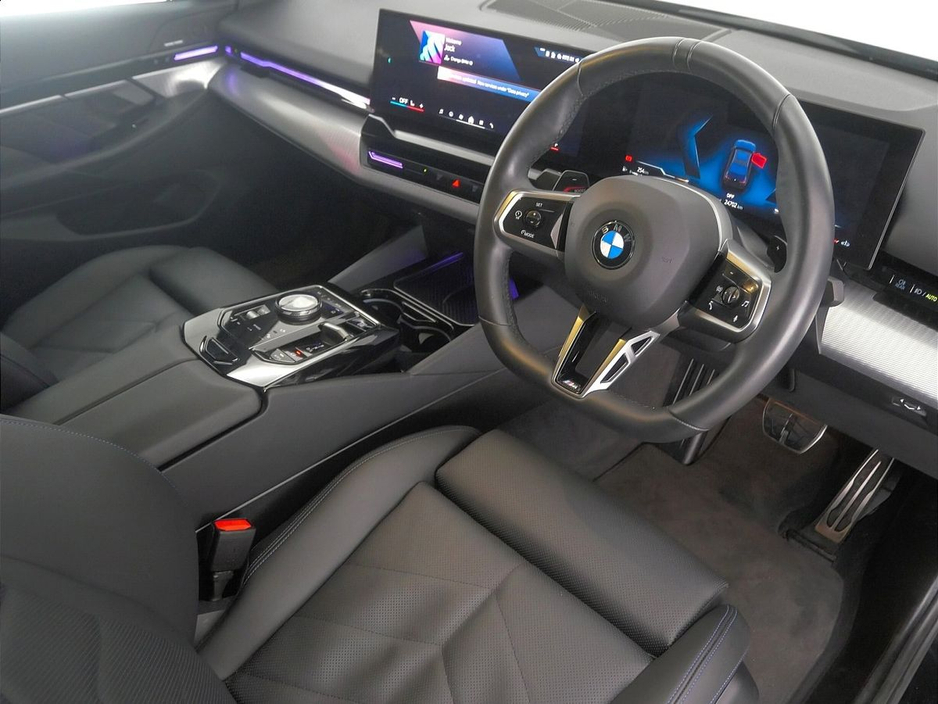 2025 BMW 5 Series - image 6