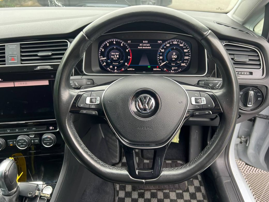 2017 Volkswagen Golf - image 4