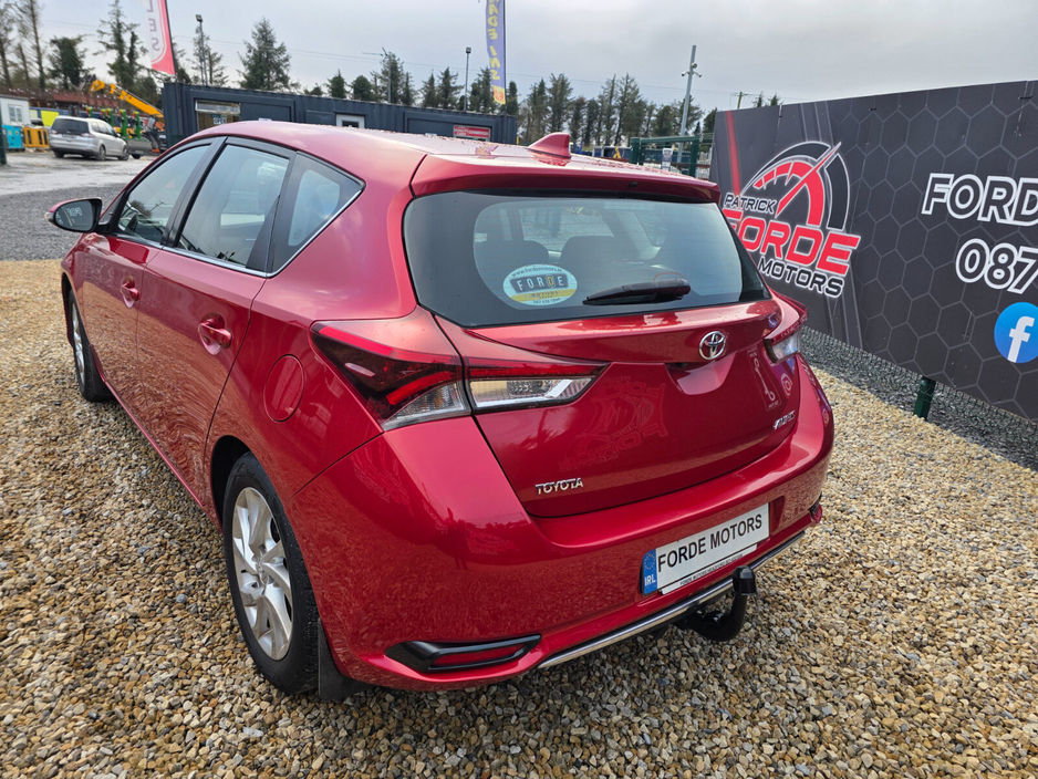 2017 Toyota Auris 1.4 D-4D (90) 5Dr Luna €15,950