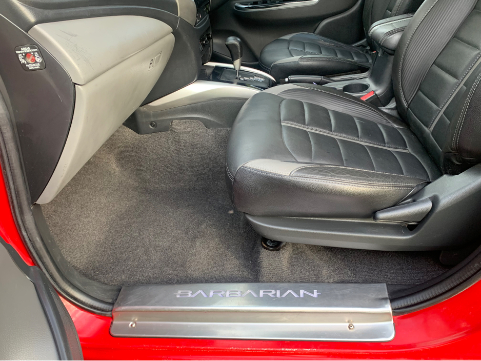 2015 Mitsubishi L200 DID BARBARIAN DCB 4DR 2.5 CR 4WORK €15,995