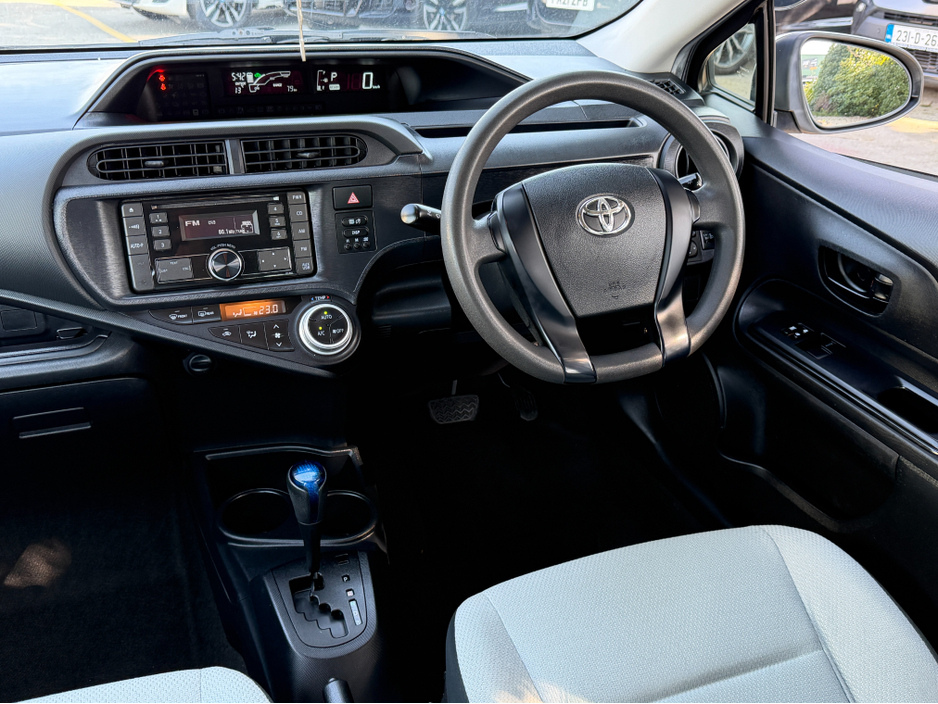 2017 Toyota Aqua - image 25