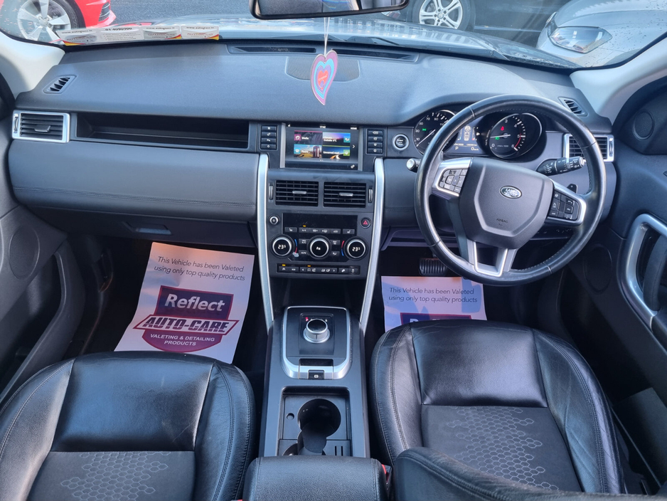 2016 Land Rover Discovery Sport - image 7