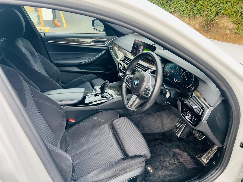 2018 BMW 5 Series - image 12
