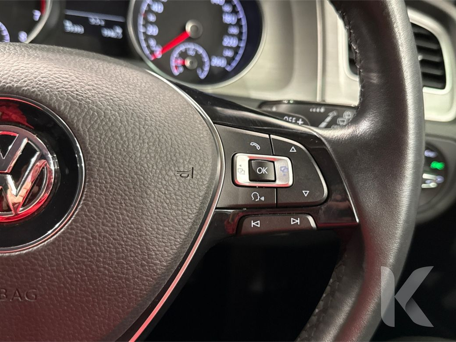 2016 Volkswagen Golf - image 23
