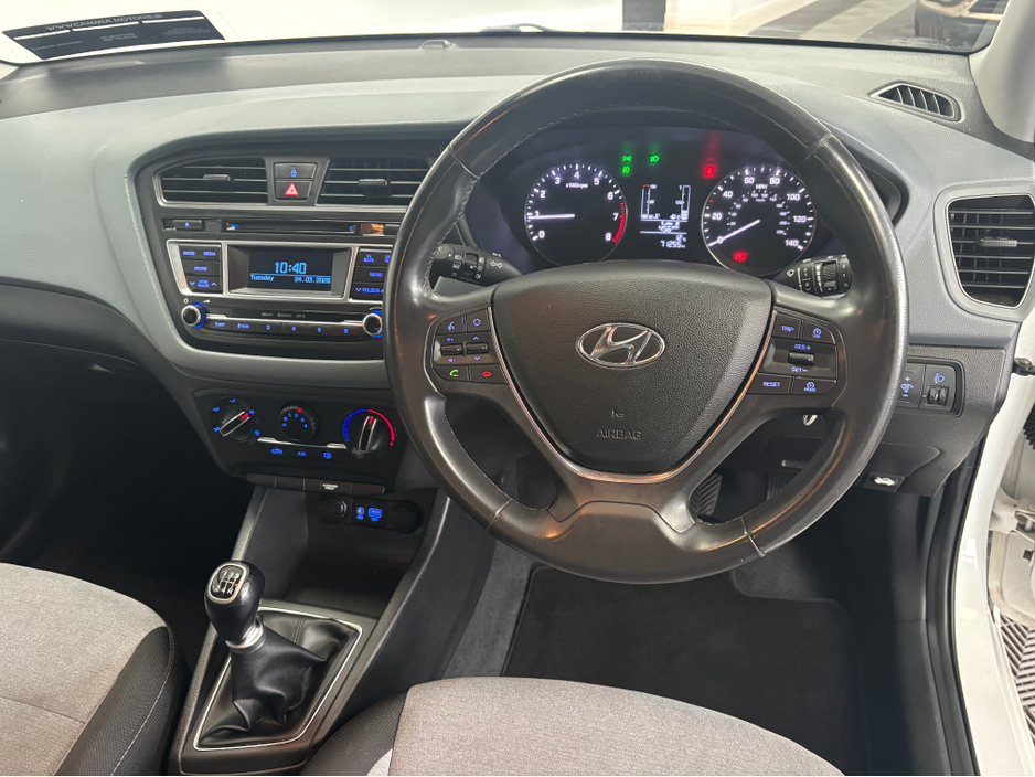 2016 Hyundai i20 - image 10