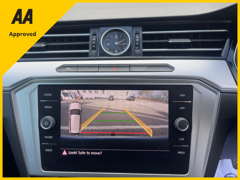 2018 Volkswagen Passat - image 17