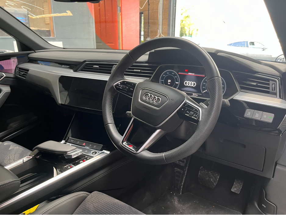 2023 Audi e-tron - image 10