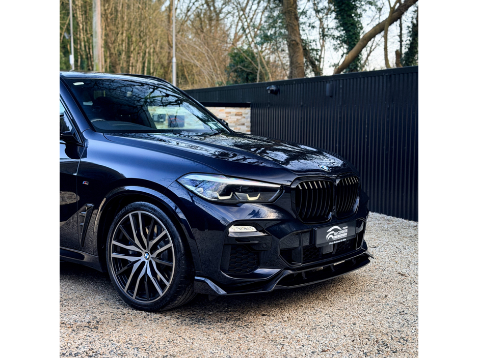 2020 BMW X5 - image 7