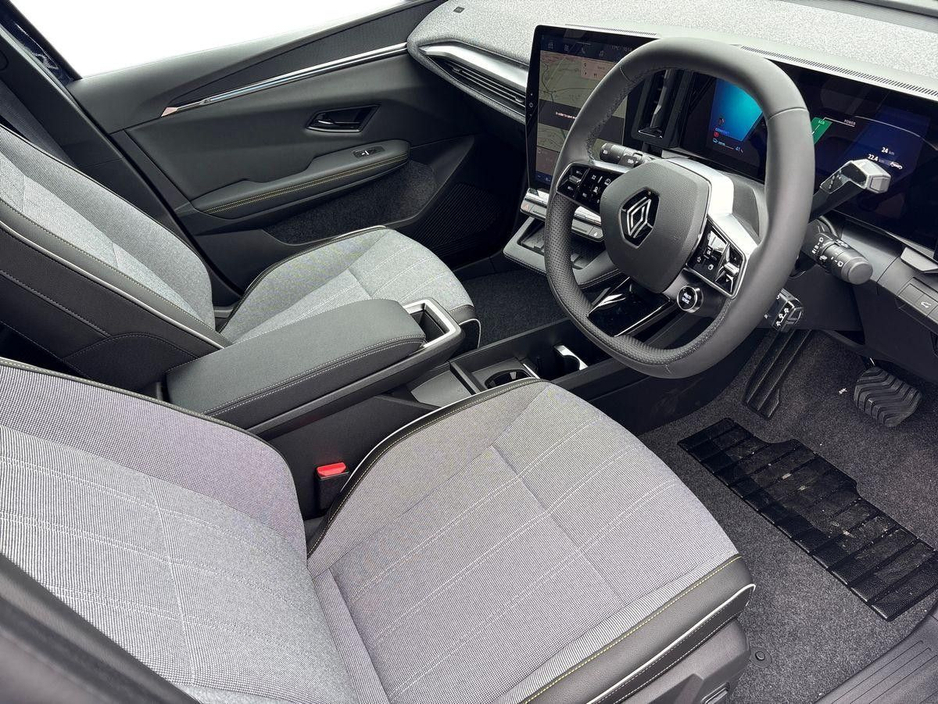 2026 Renault Scenic - image 5