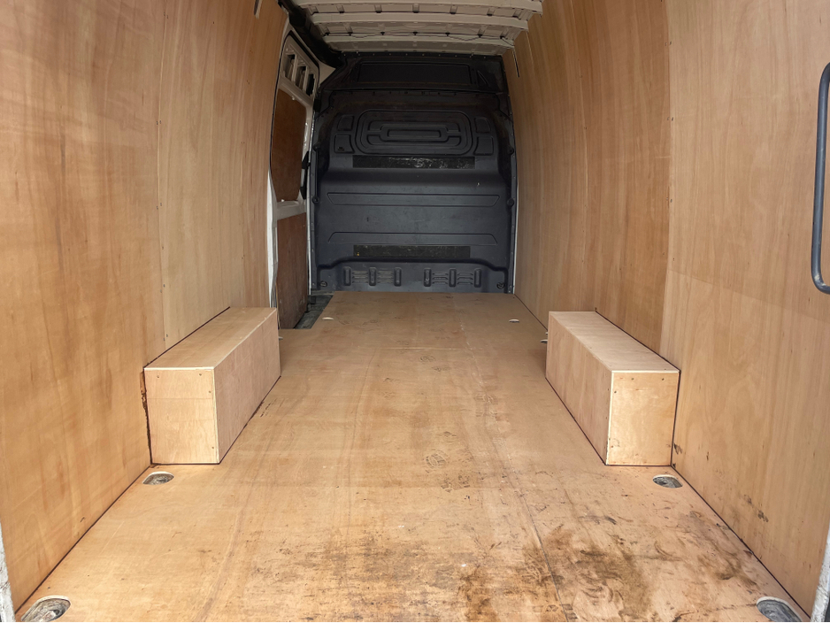 2020 Mercedes-Benz Sprinter - image 4