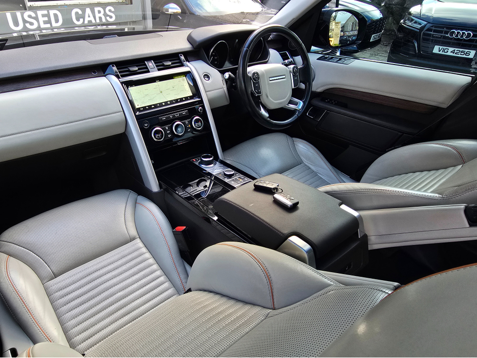 2017 Land Rover Discovery - image 20