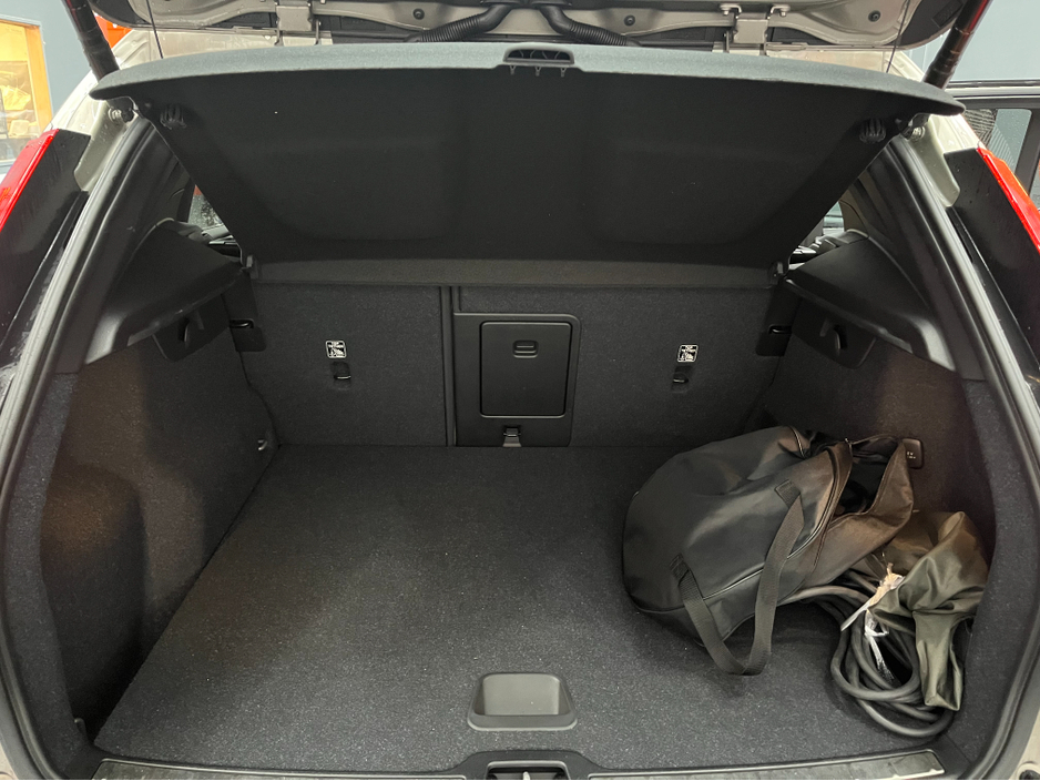 2020 Volvo XC40 €30950! 2020 VOLVO XC40 RECHARGE PLUG-IN HYBRID T5 1.5 AUTOMATIC / CRUISE CONTROL / 360° PARKING CAMERA / ELECTRIC MEMORY & HEATED SEATS / PANORAMIC SUNROOF / HEATED STEERING WHEEL / APPLE CARPLAY €30,950