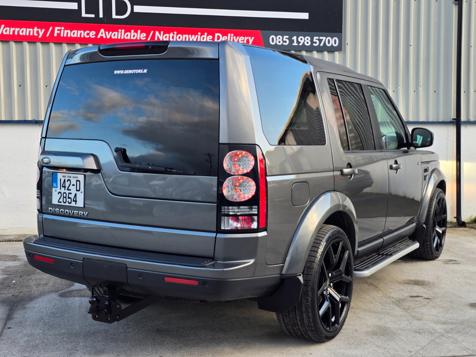 2014 Land Rover Discovery - image 9