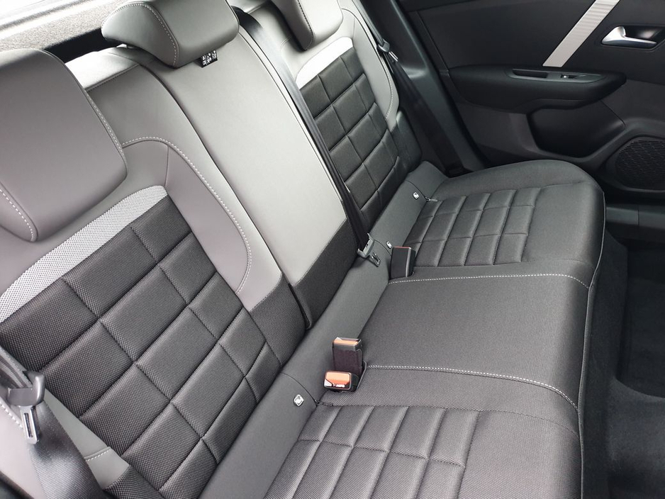 2026 Citroen C4 - image 12