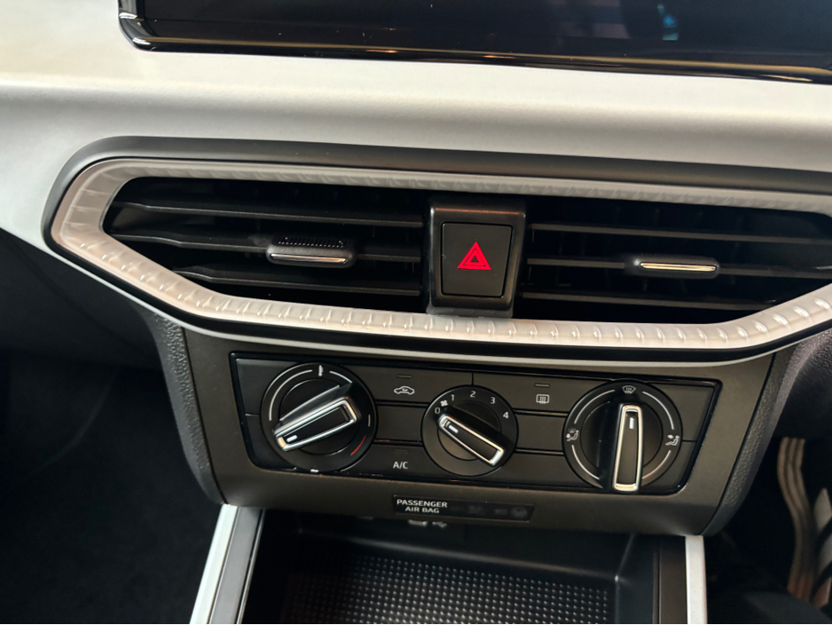 2023 SEAT Arona - image 11