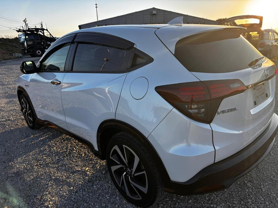2019 Honda Vezel - image 2