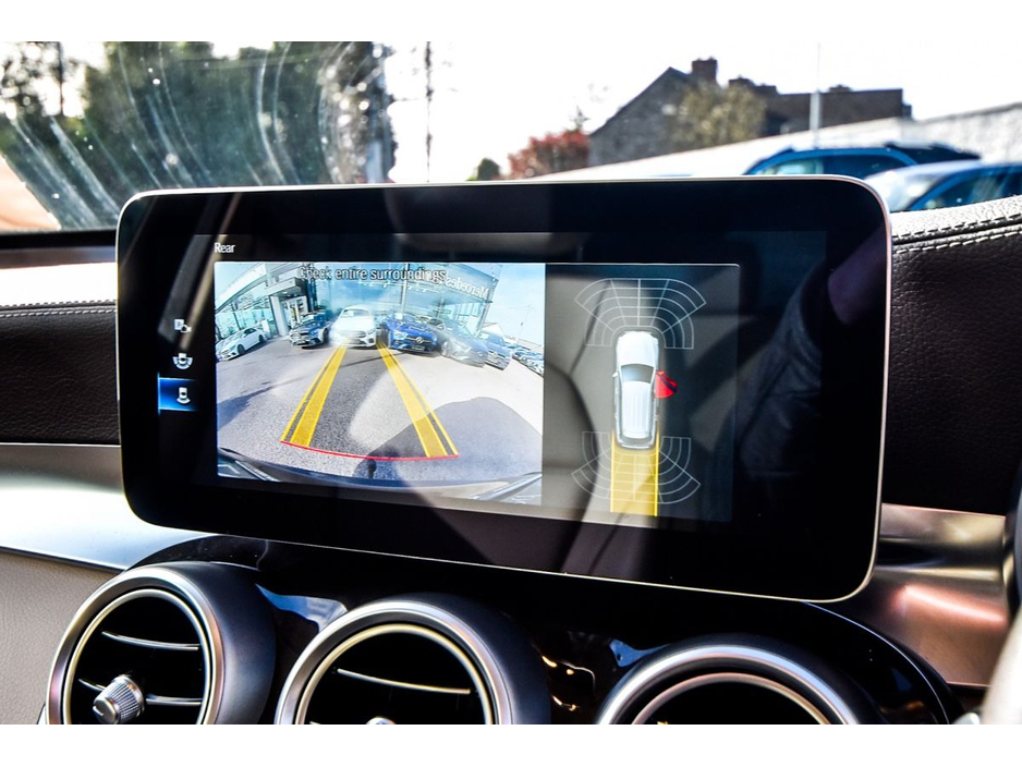 2022 Mercedes-Benz GLC Class - image 18