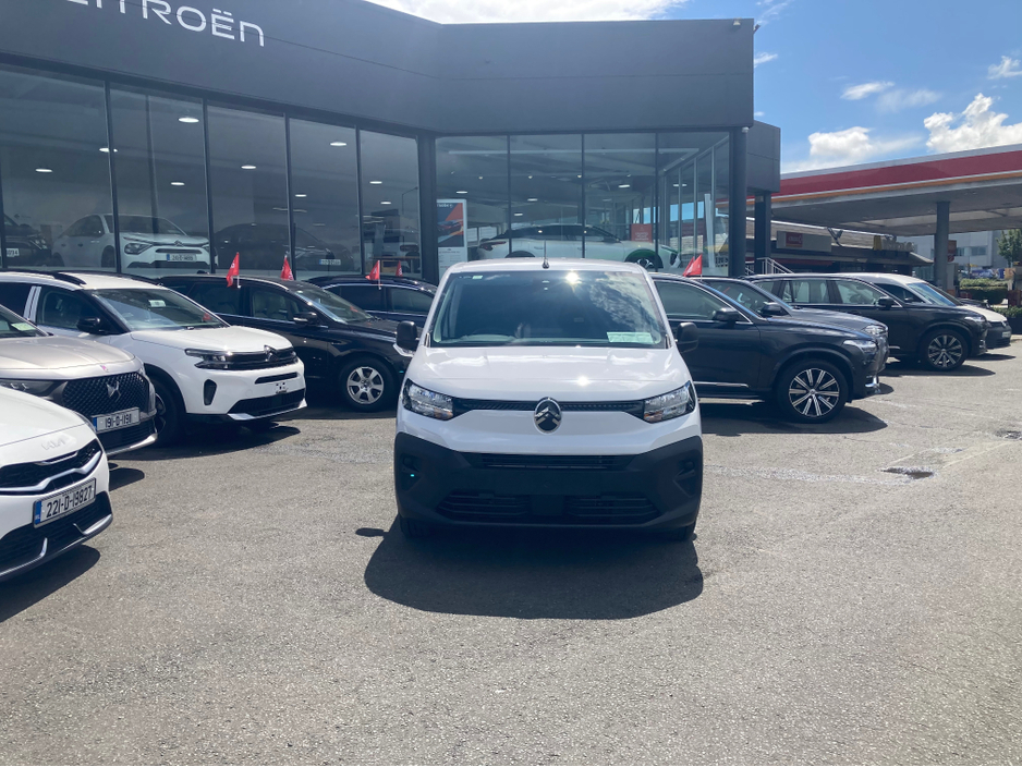 2026 Citroen Berlingo - image 3