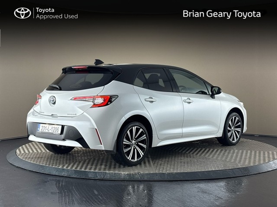 2023 Toyota Corolla HYBRID LUNA SPORT H/B €26,950