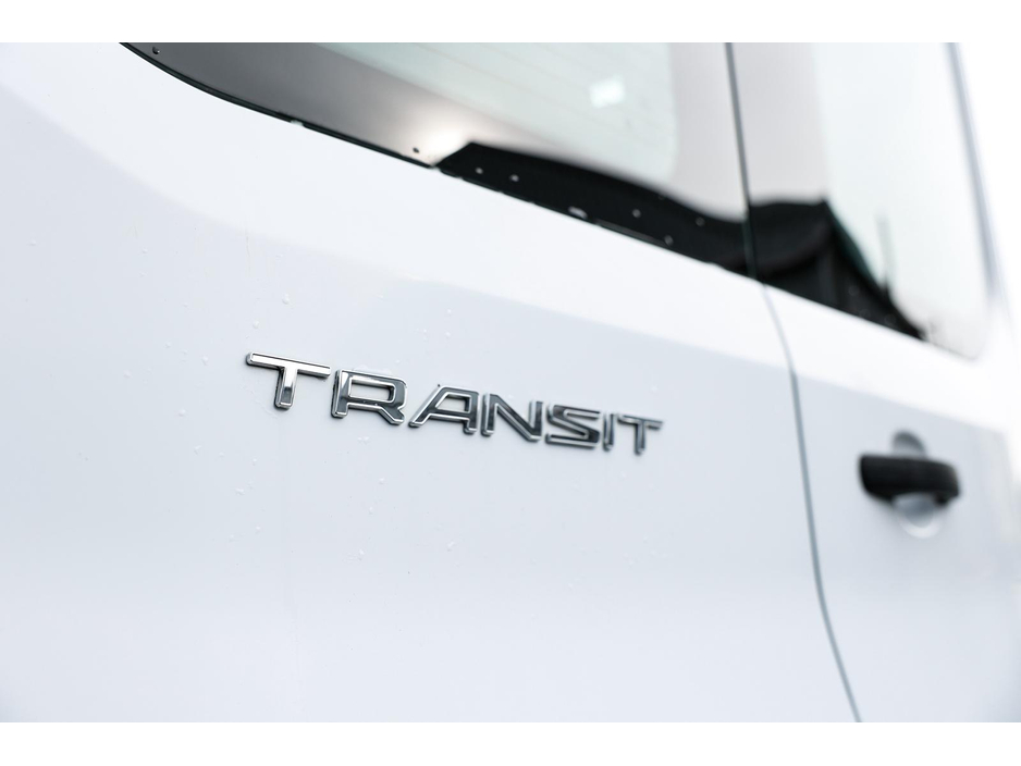 2017 Ford Transit - image 15