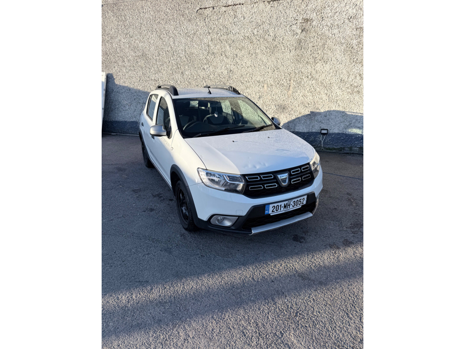 2020 Dacia Sandero Stepway - image 2
