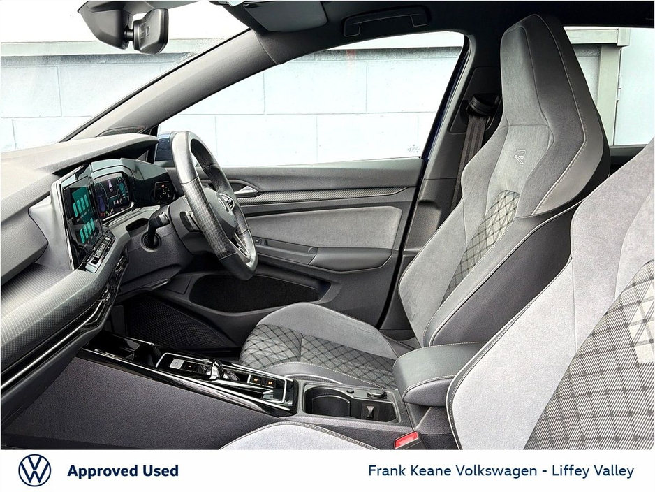 2023 Volkswagen Golf - image 4