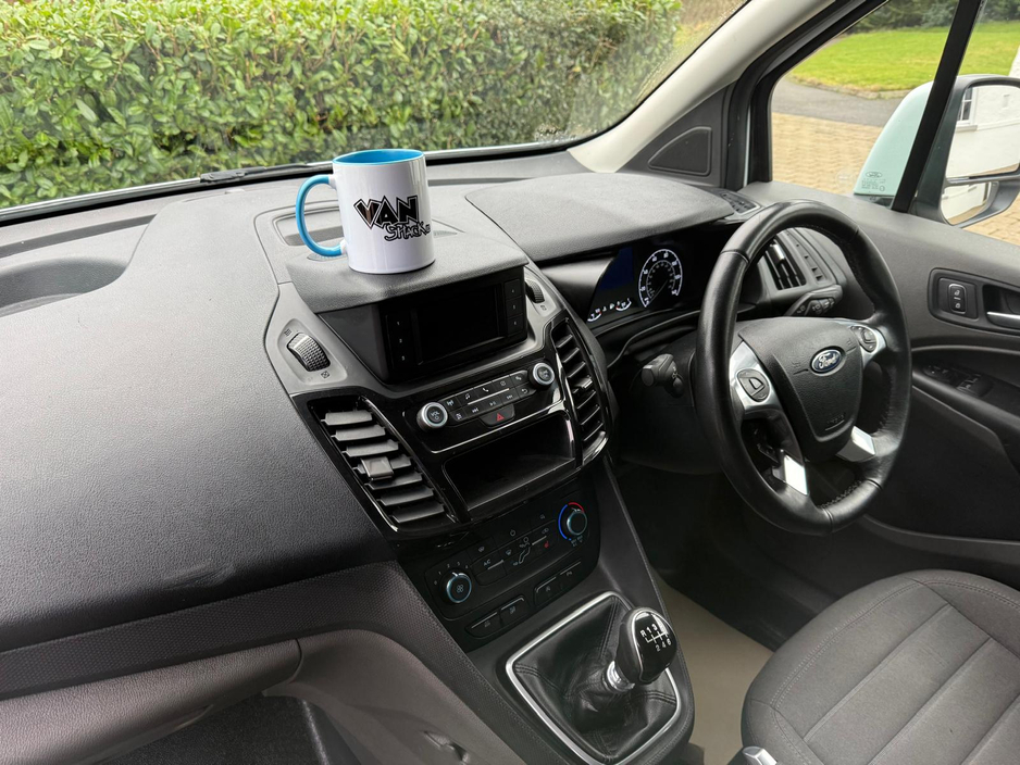 2020 Ford Transit Connect - image 11