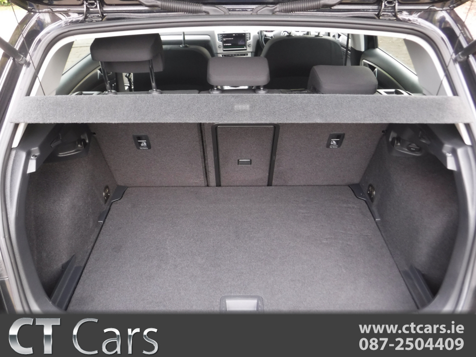 2016 Volkswagen Golf - image 9