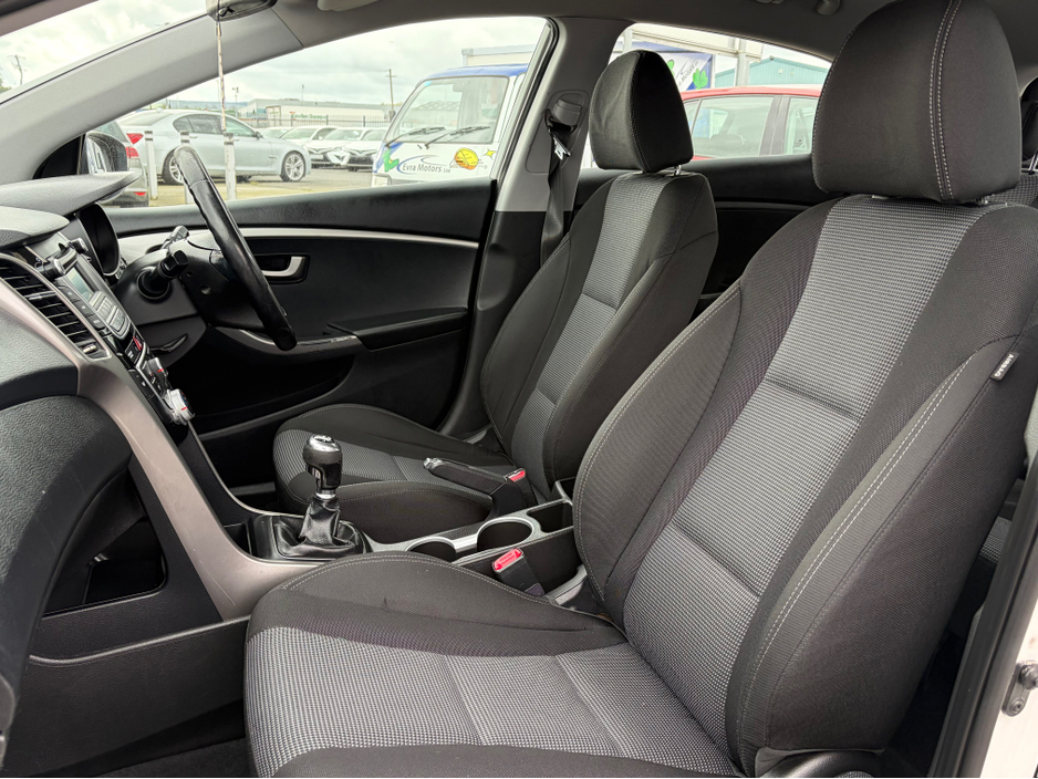 2014 Hyundai i30 - image 8