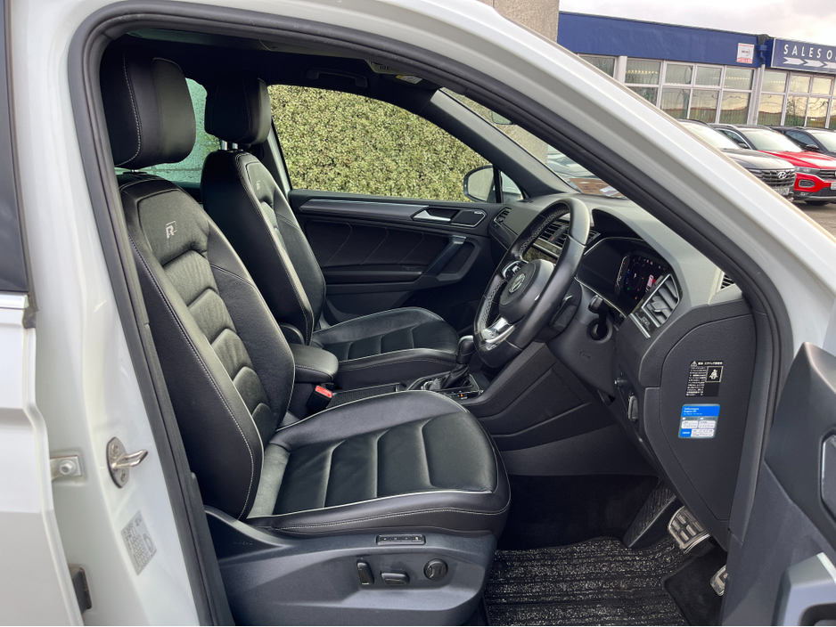 2020 Volkswagen Tiguan - image 12